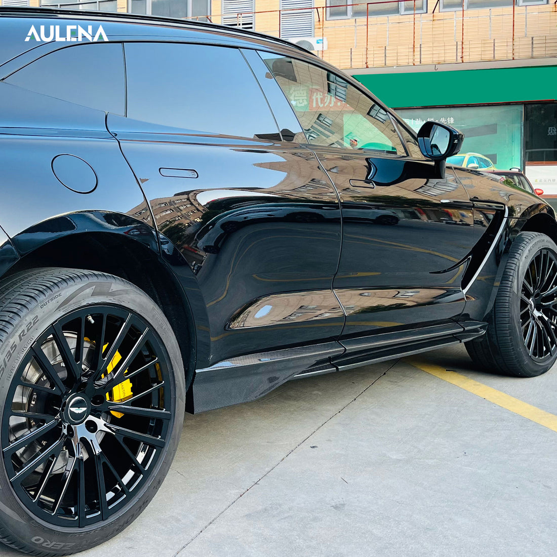 Aston Martin DBX -707 Aulena Design dry carbon performance body kit